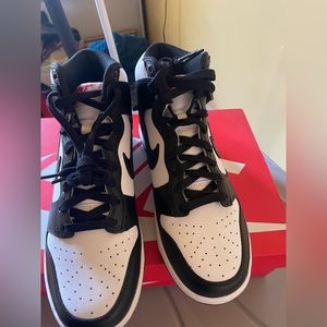 Brand new size 8 women’s Nike dunk high